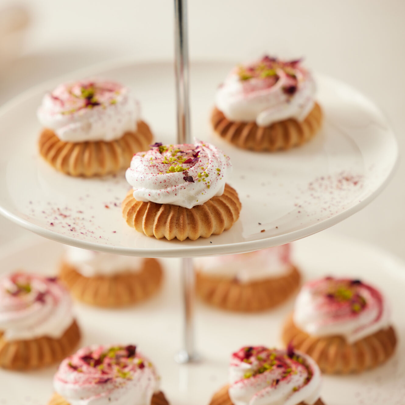 SKAL DINE <br>MEDARBEJDERE FORKÆLES? SKAL DINE <br>MEDARBEJDERE FORKÆLES?